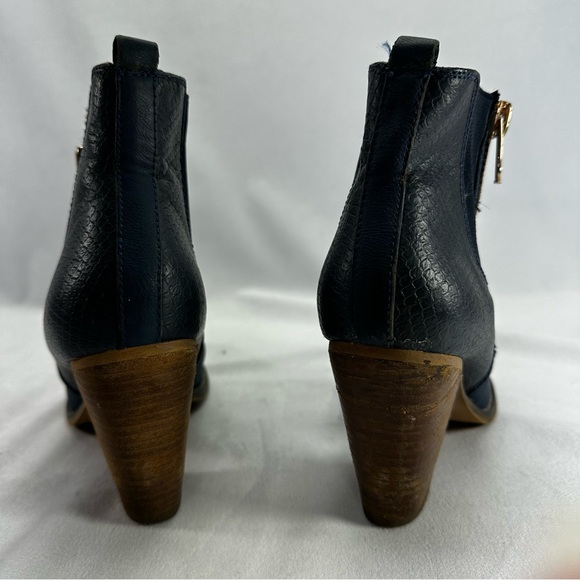 Aldo Booties Blue Casual Elegant Statement Sleek Trendy Faux Leather Versatile - Picture 4 of 8